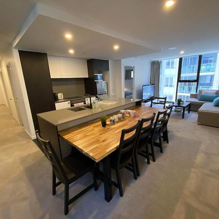 2 Bed 2 Bath Luxury Apartment In Braddon Canberra - Free Heated Pool, Gym, Parking Exterior photo