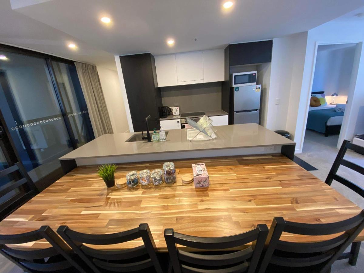 2 Bed 2 Bath Luxury Apartment In Braddon Canberra - Free Heated Pool, Gym, Parking Exterior photo