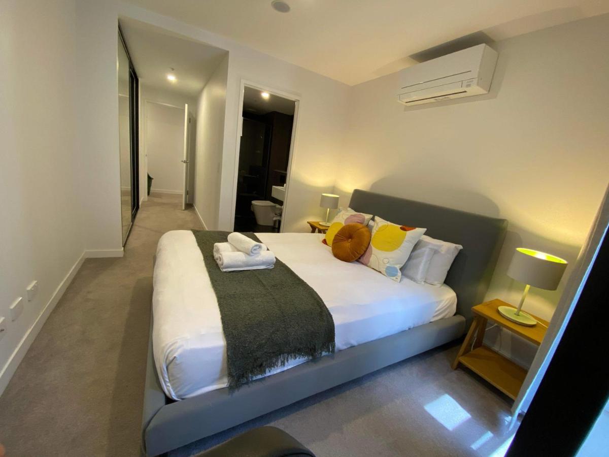 2 Bed 2 Bath Luxury Apartment In Braddon Canberra - Free Heated Pool, Gym, Parking Exterior photo