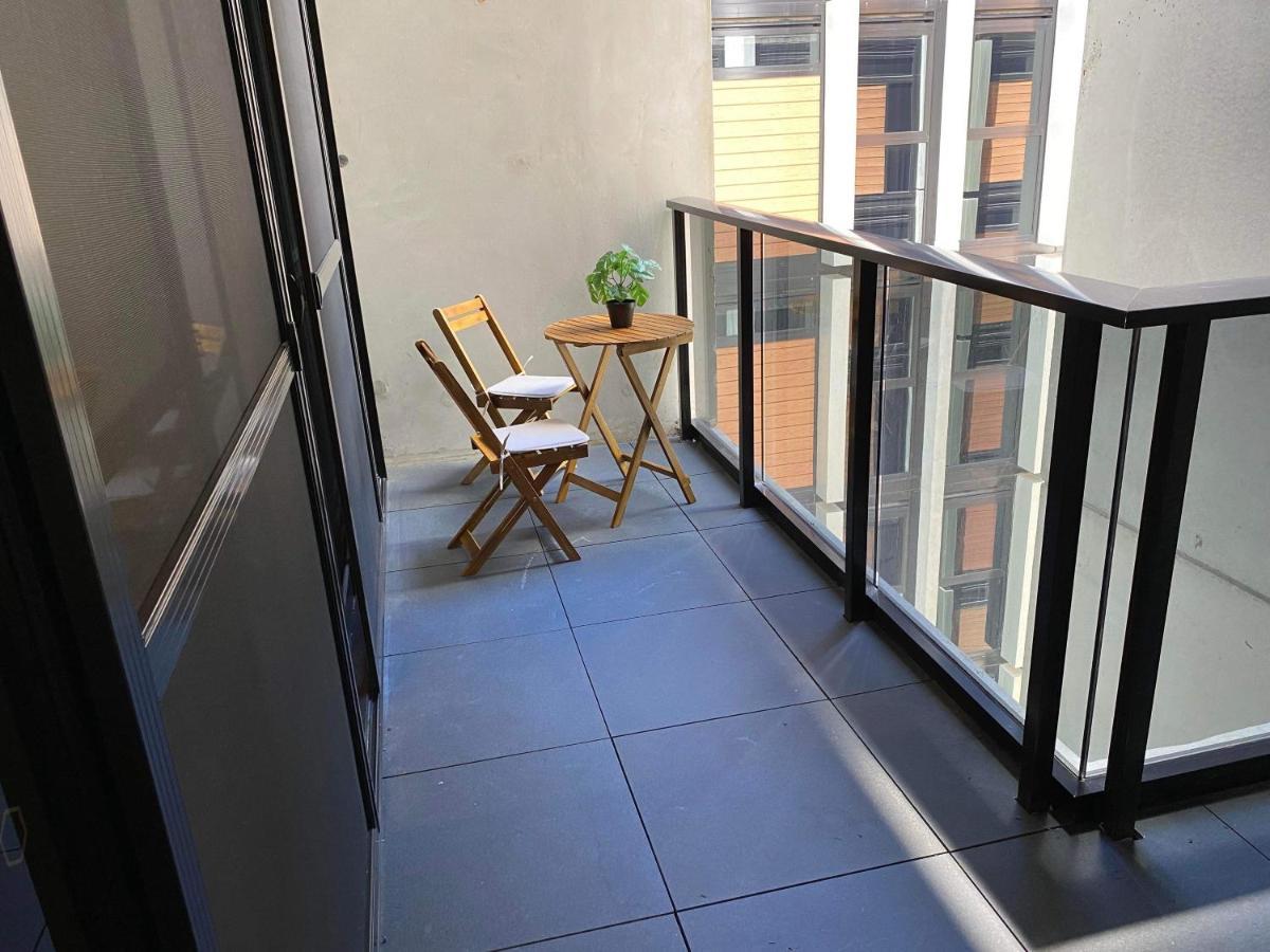 2 Bed 2 Bath Luxury Apartment In Braddon Canberra - Free Heated Pool, Gym, Parking Exterior photo